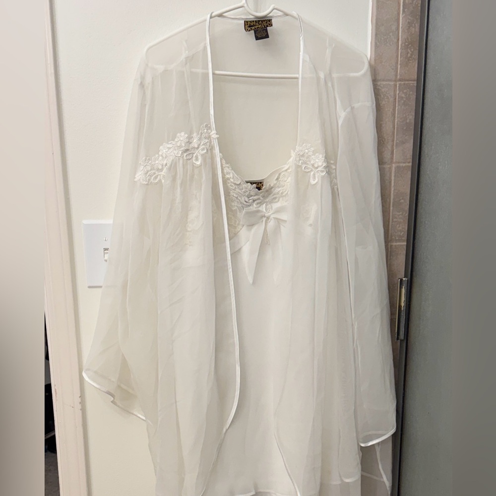 Elegant White Lace Trim Sleepwear Set